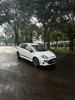 FIAT PUNTO 1.4 MPI 16V T-JET GASOLINA 4P MANUAL FIAT PUNTO 1.4 MPI 16V T-JET GASOLINA 4P MANUAL